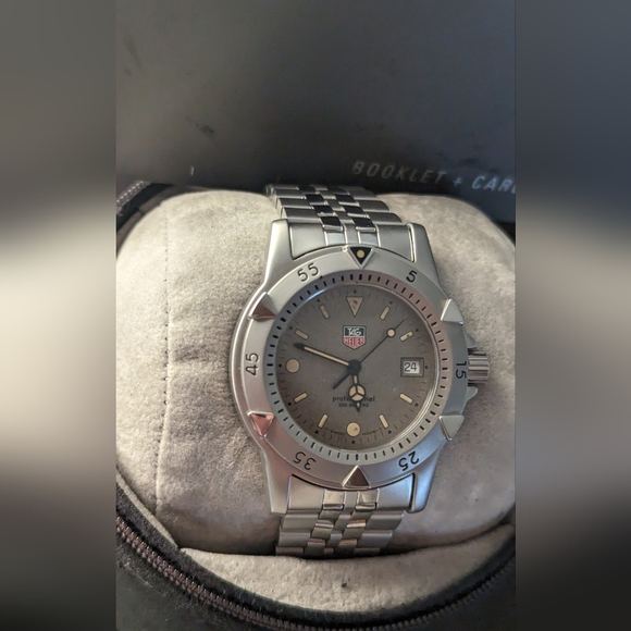 TAG HEUER MEN's 36mm PROFESSIONAL SERIES 1500 - Picture 2 of 12